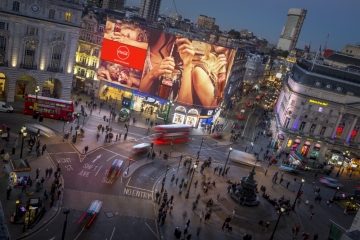 Read more. Daktronics 4K Curved LED Display at Piccadilly Circus